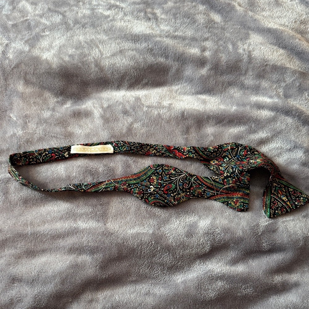 VTG Carrot & Gibbs pure silk Bowtie
